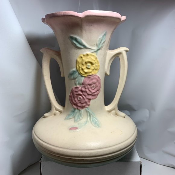 Hull Camellia Open Rose Double Handle Vase. C.1940's. 8.5" Tall x 5" Wide. (693) - Picture 1 of 6